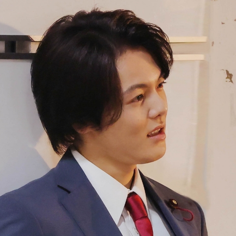 板倉靖幸 役 室 龍太