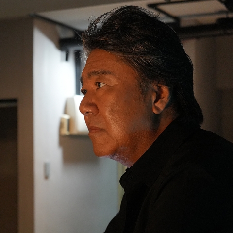 有村悠一郎 役 新名真郎